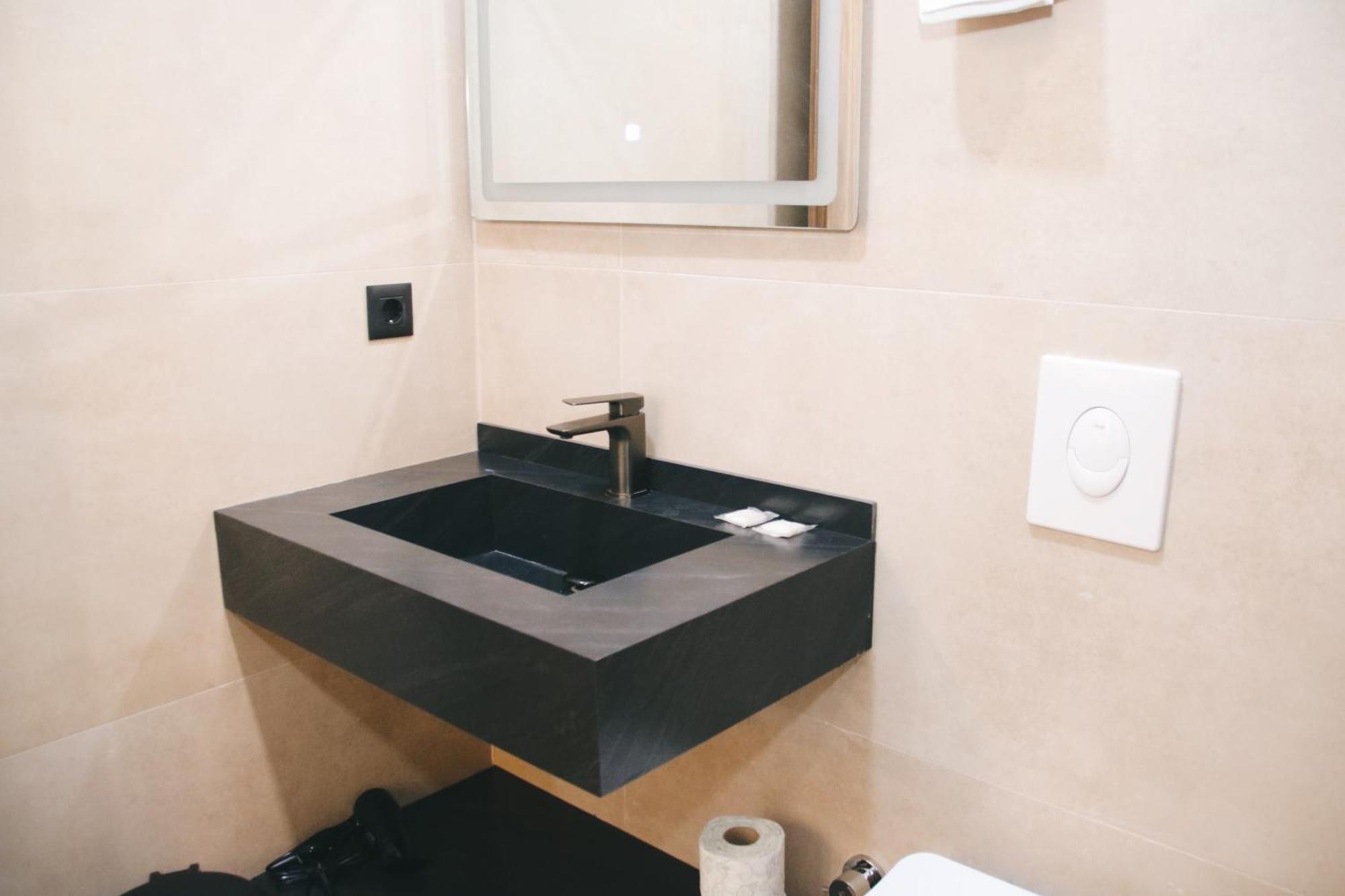 Hotel Rozafa Suhareke Zewnętrze zdjęcie