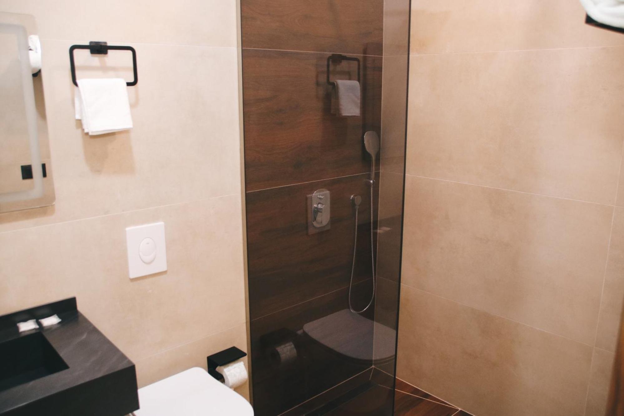 Hotel Rozafa Suhareke Zewnętrze zdjęcie